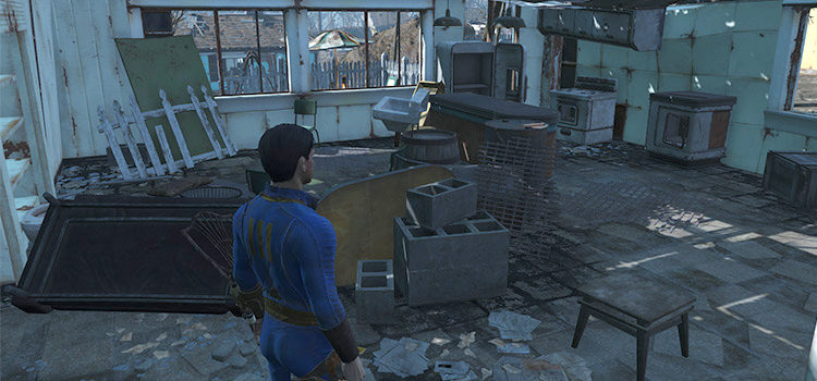 Standing near Cinderblocks in FO4